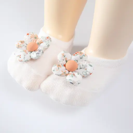 Baby Ankle Socks With 3D Floral Appliques (5)