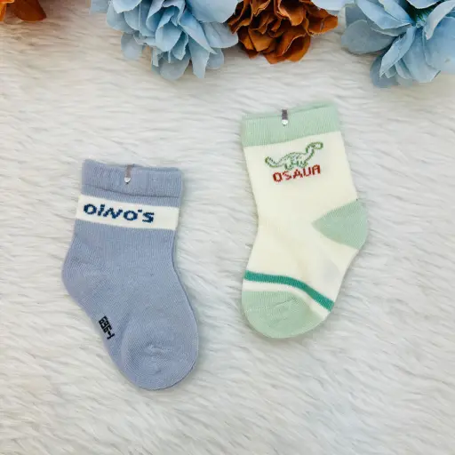 Pair of soft skin friendly baby socks with cartoon prints 3
